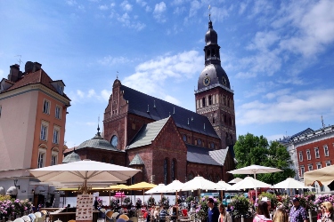 Riga Sightseeing Taxi, Intercity Transfer & Tour in Riga